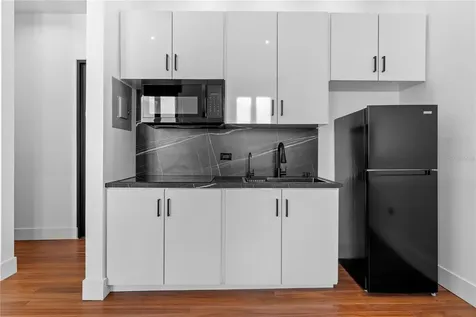 6951 C Reina Isabel Ste. 101 Ponce PR 00730