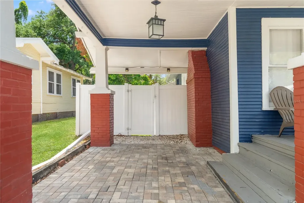324 W Haya Street Tampa FL 33603