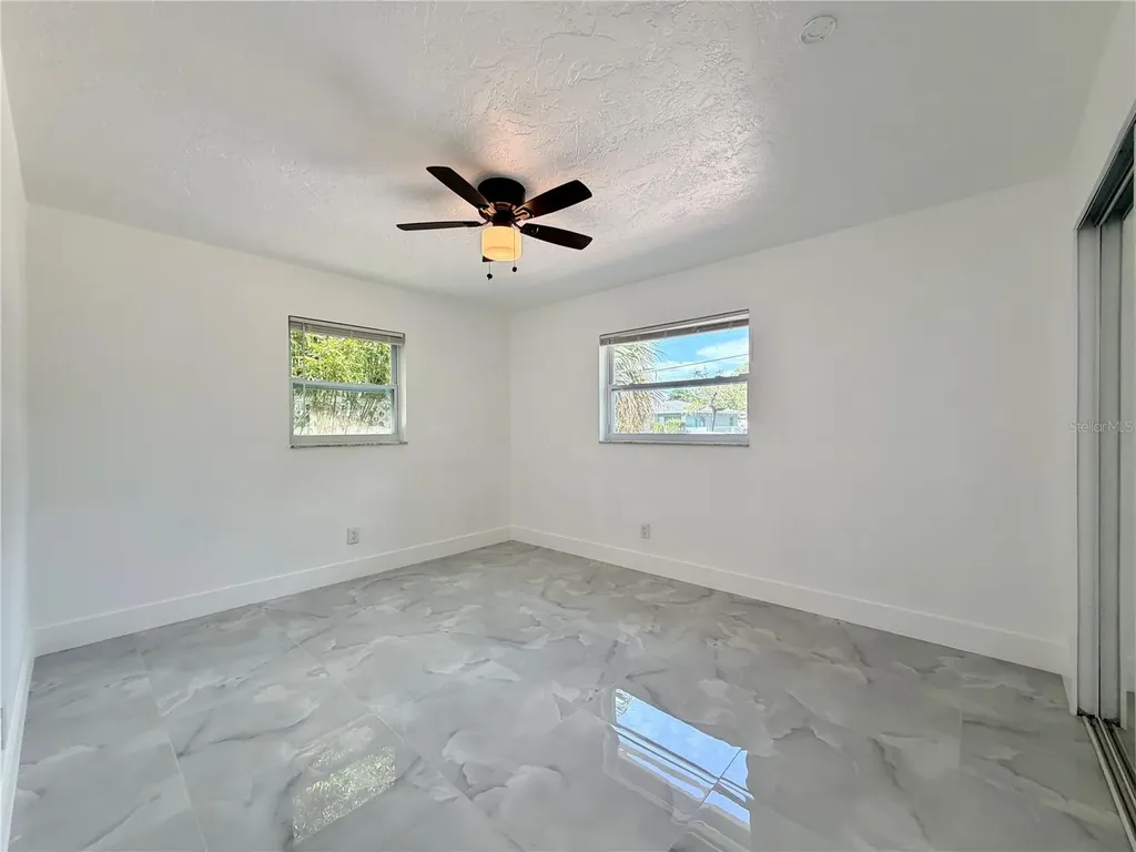 166 SW Lincoln Circle N St Petersburg FL 33703