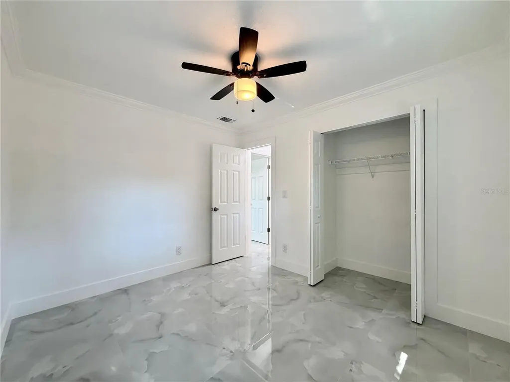 166 SW Lincoln Circle N St Petersburg FL 33703