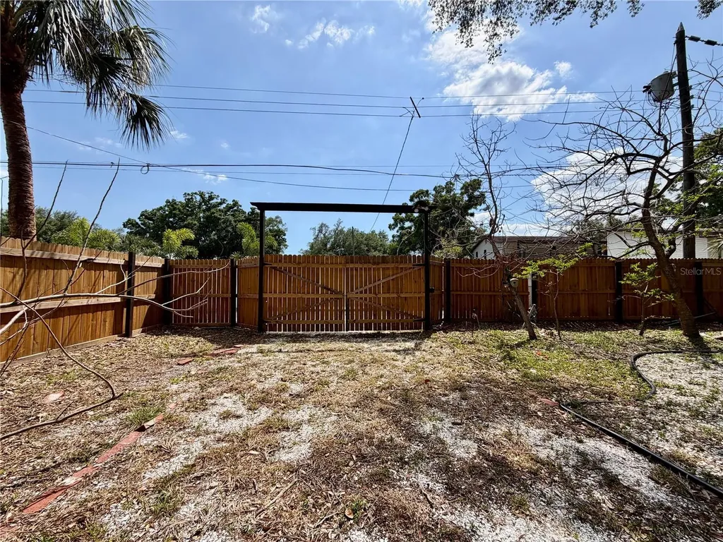 166 SW Lincoln Circle N St Petersburg FL 33703