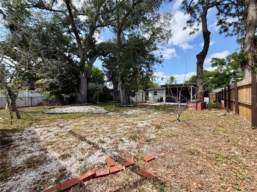 166 SW Lincoln Circle N St Petersburg FL 33703