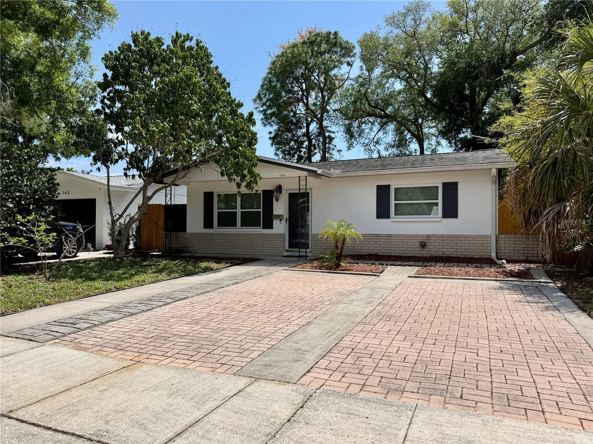 166 SW Lincoln Circle N St Petersburg FL 33703