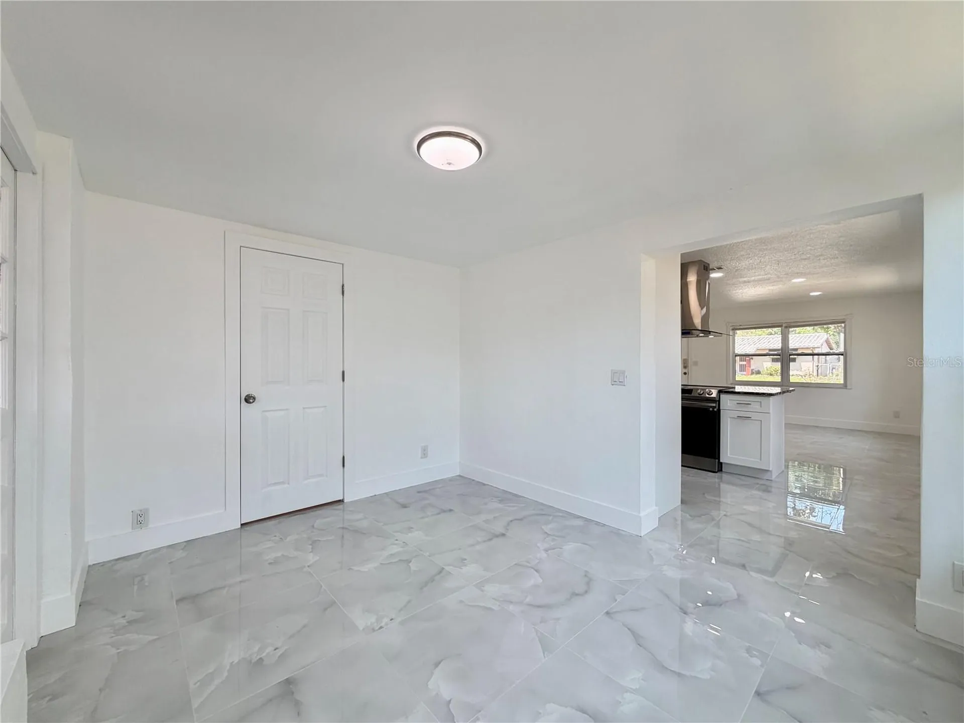 166 SW Lincoln Circle N St Petersburg FL 33703