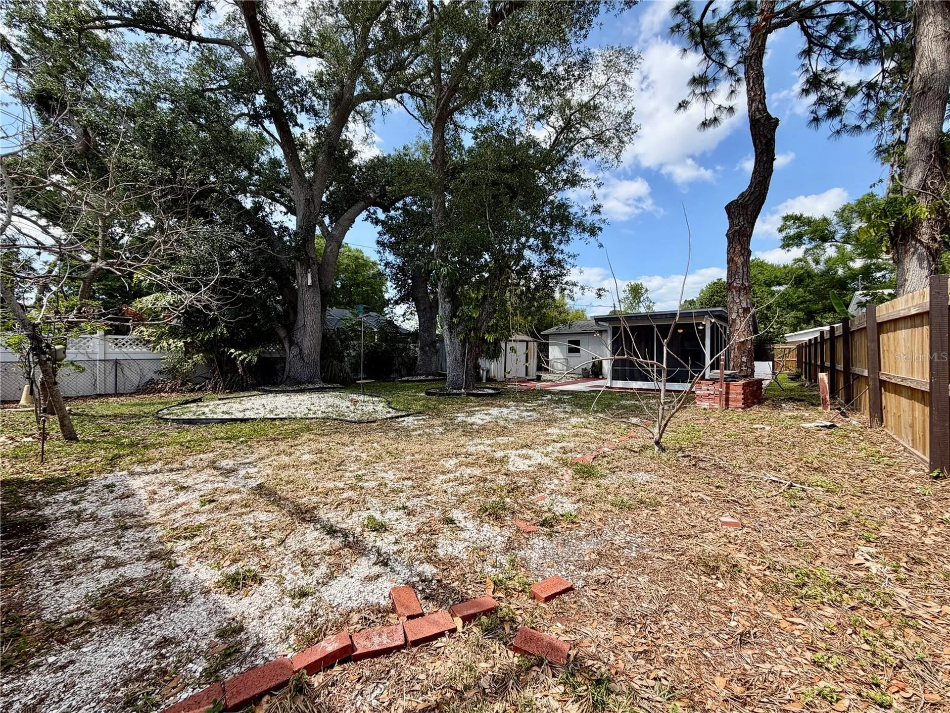 166 SW Lincoln Circle N St Petersburg FL 33703