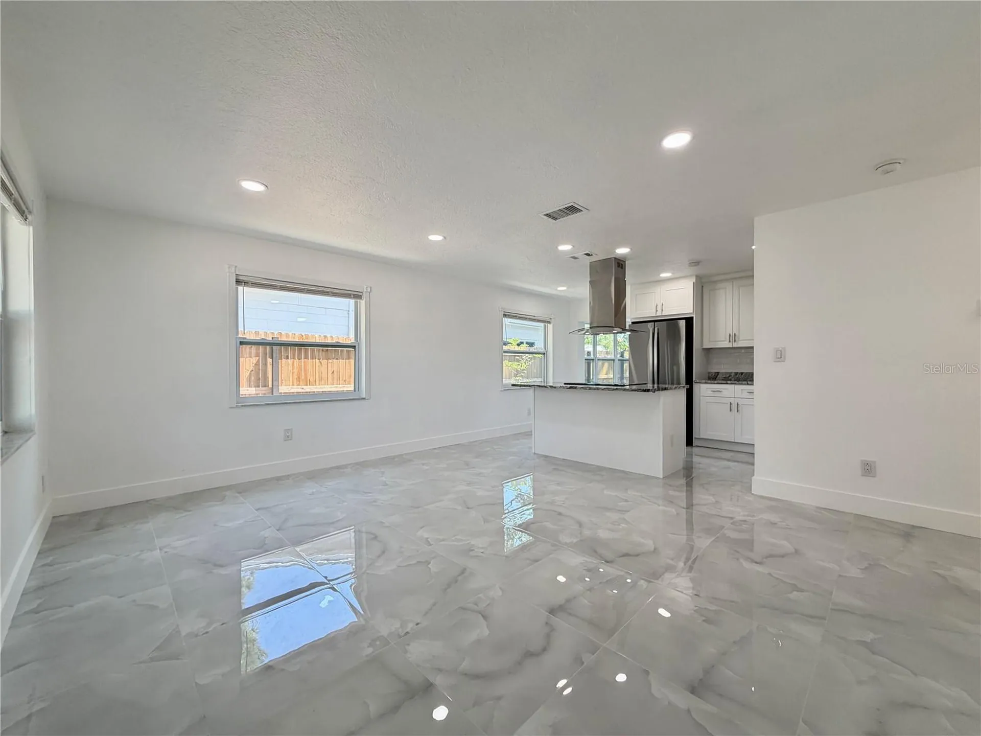 166 SW Lincoln Circle N St Petersburg FL 33703