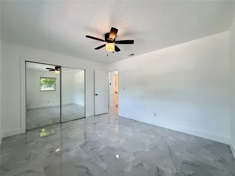 166 SW Lincoln Circle N St Petersburg FL 33703