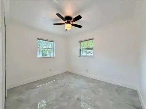 166 SW Lincoln Circle N St Petersburg FL 33703