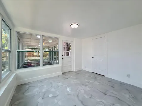 166 SW Lincoln Circle N St Petersburg FL 33703