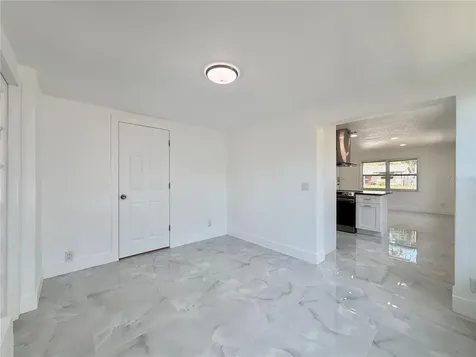 166 SW Lincoln Circle N St Petersburg FL 33703