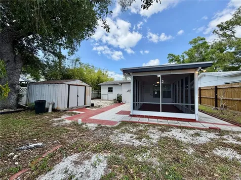 166 SW Lincoln Circle N St Petersburg FL 33703