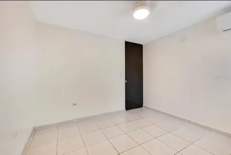 J 109 Calle Plumoso Real Guaynabo PR 00966
