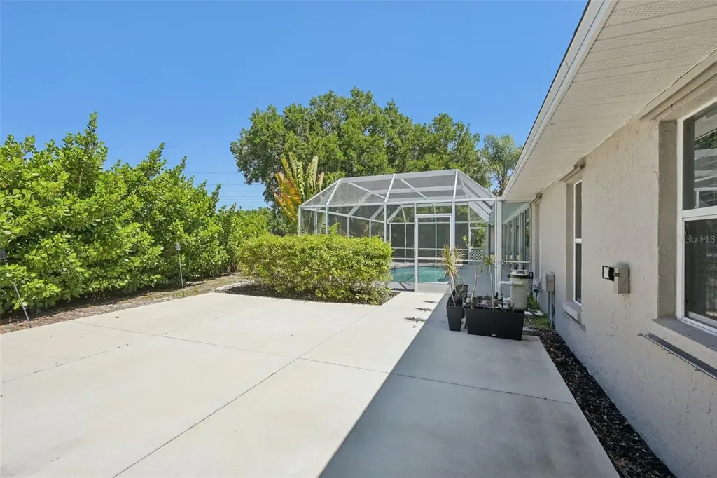 5495 Cynthia Lane Sarasota FL 34235