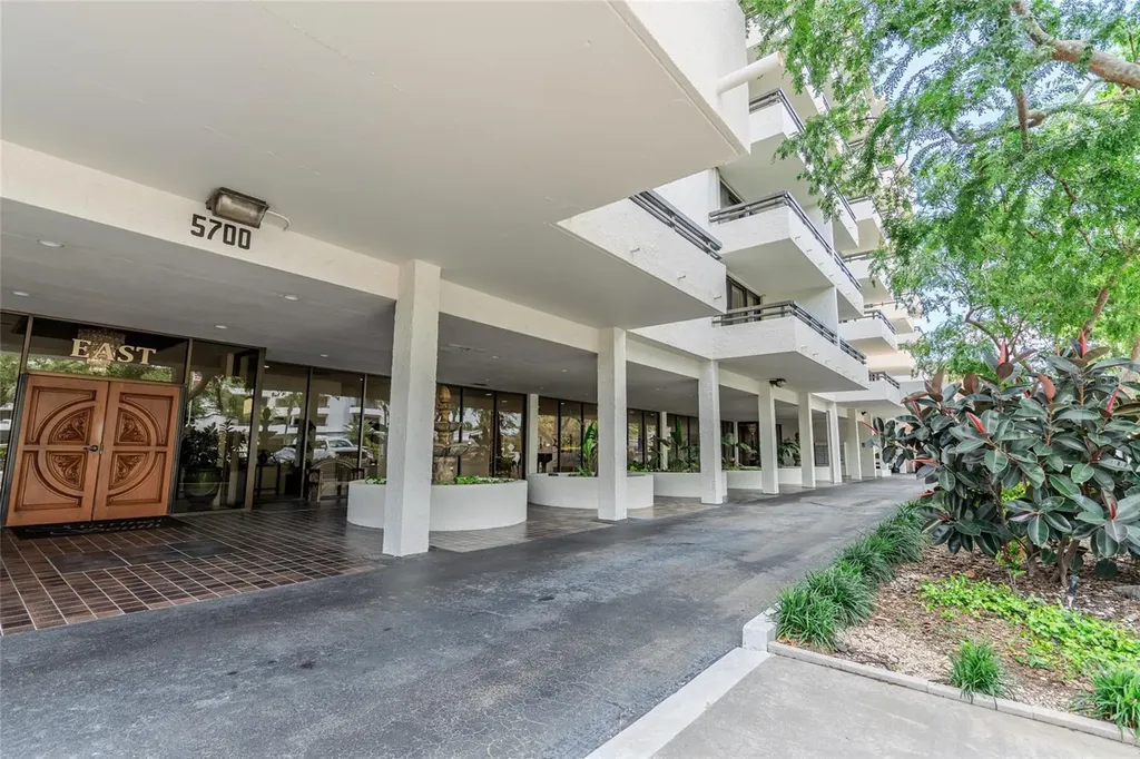 5700 Mariner Street Tampa FL 33609