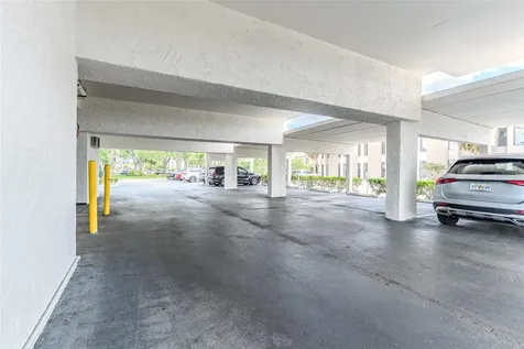 5700 Mariner Street Tampa FL 33609