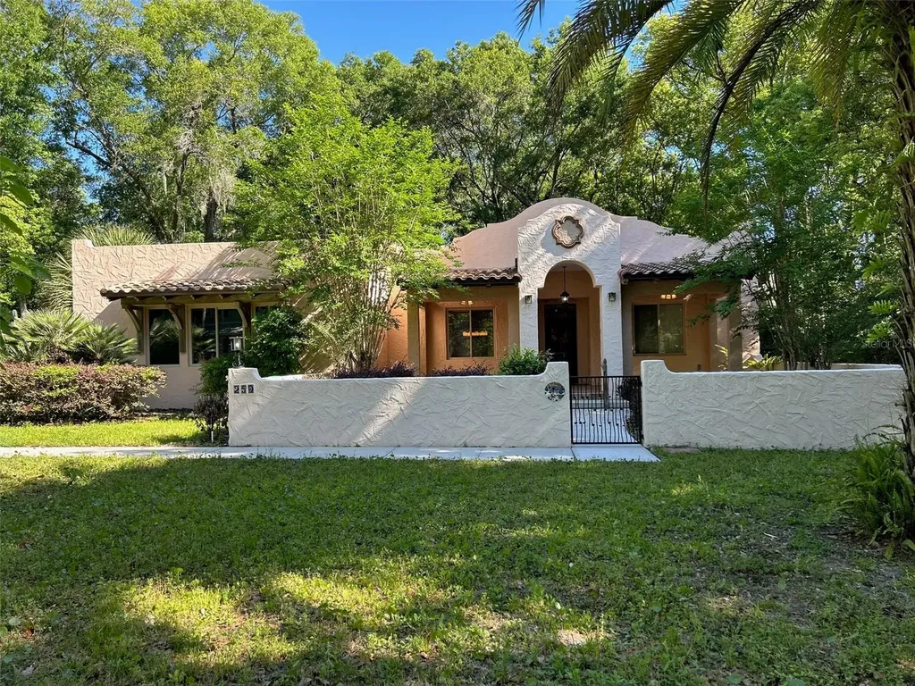 250 Garden Street Lake Helen FL 32744