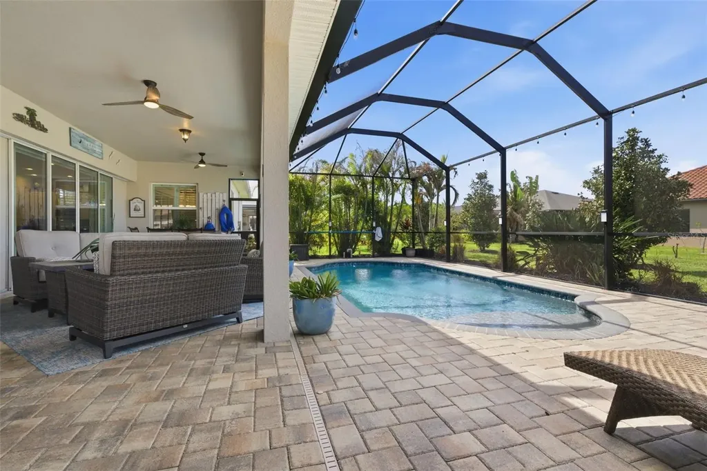 3840 Cardenal Avenue Sun City Center FL 33573