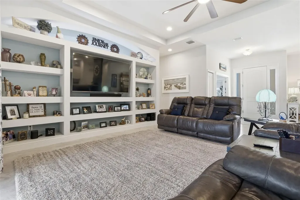 3840 Cardenal Avenue Sun City Center FL 33573