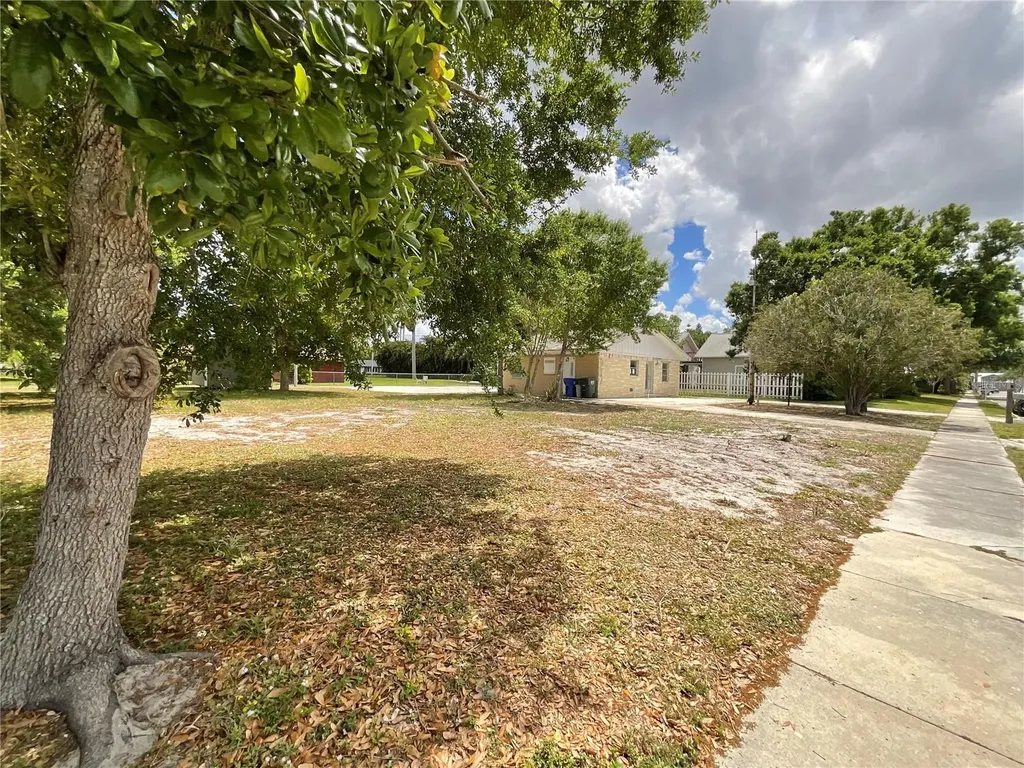 219 27th Street W Bradenton FL 34205