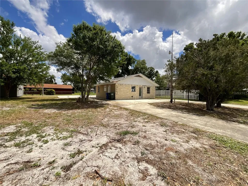 219 27th Street W Bradenton FL 34205