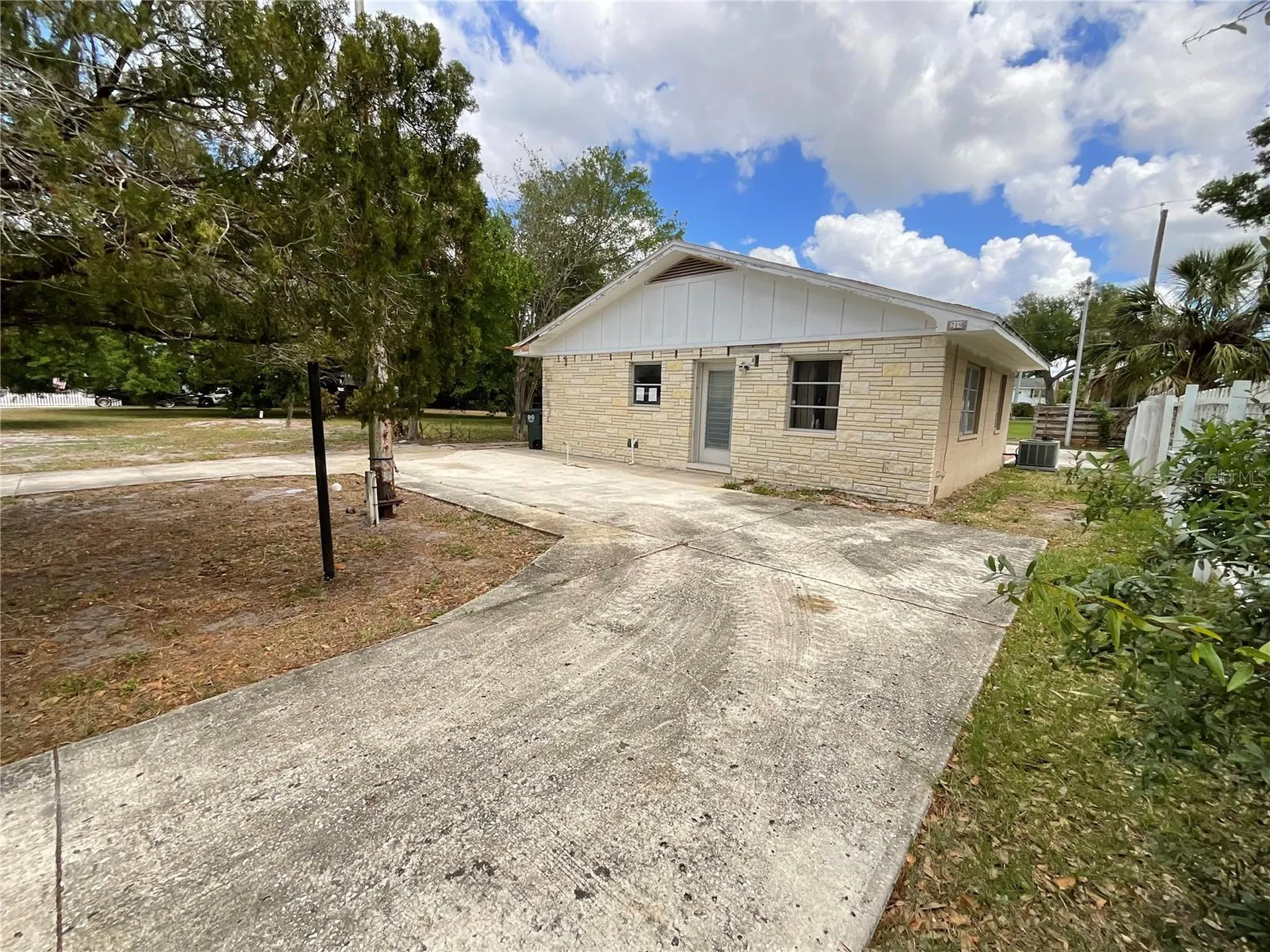 219 27th Street W Bradenton FL 34205