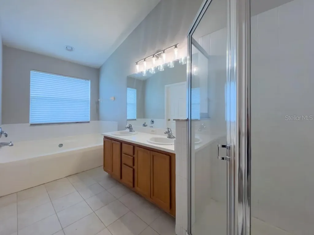 109 Woodknoll Place Valrico FL 33594