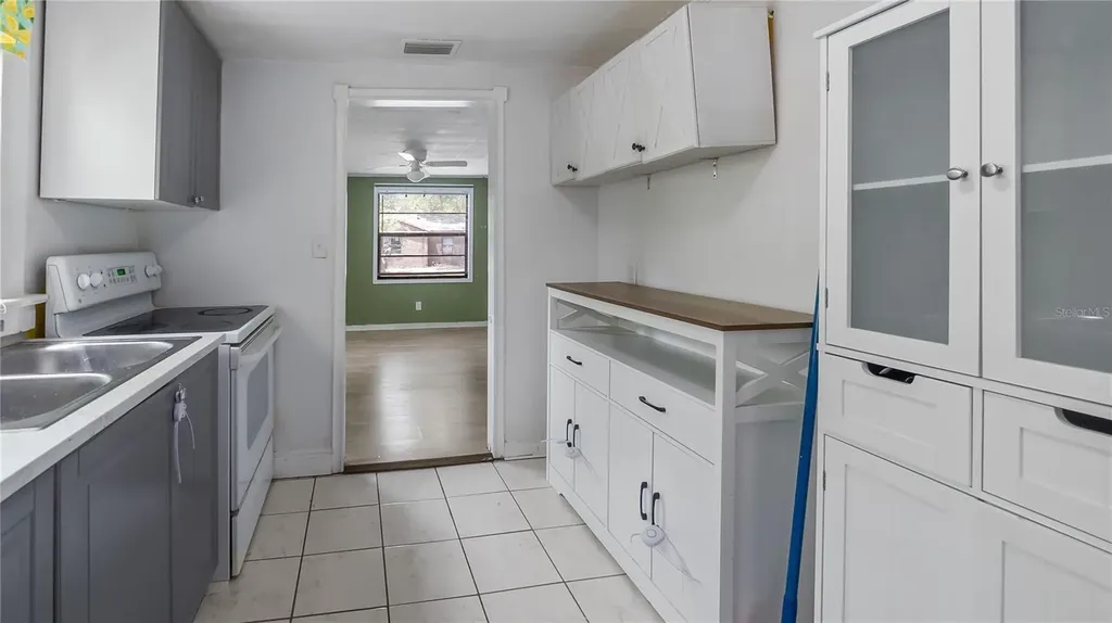 2201 Dolarway Street Sanford FL 32771