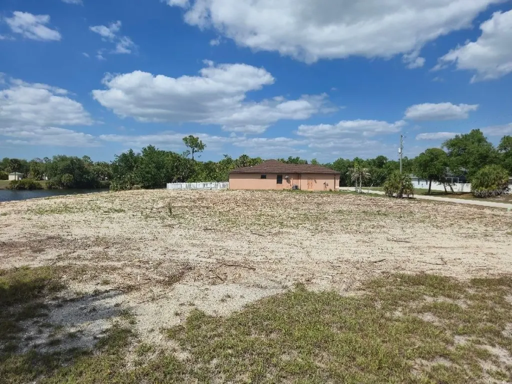 553 Pembroke Drive Port Charlotte FL 33954
