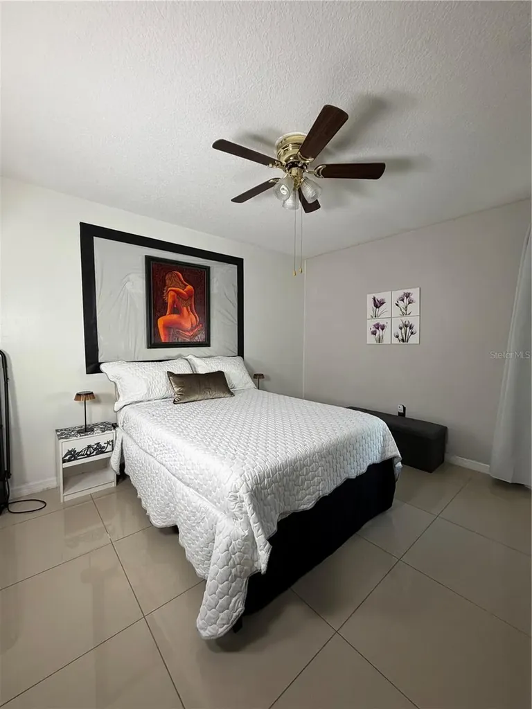 36 Lakepointe Circle Kissimmee FL 34743