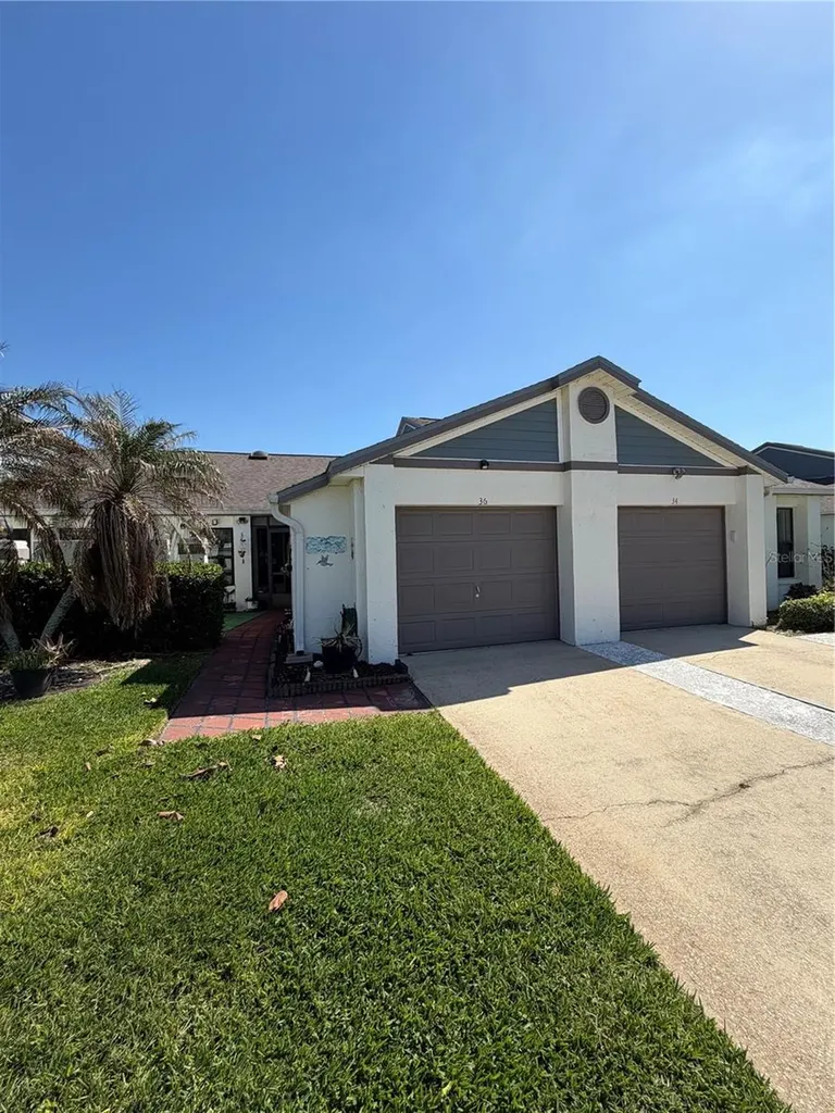 36 Lakepointe Circle Kissimmee FL 34743