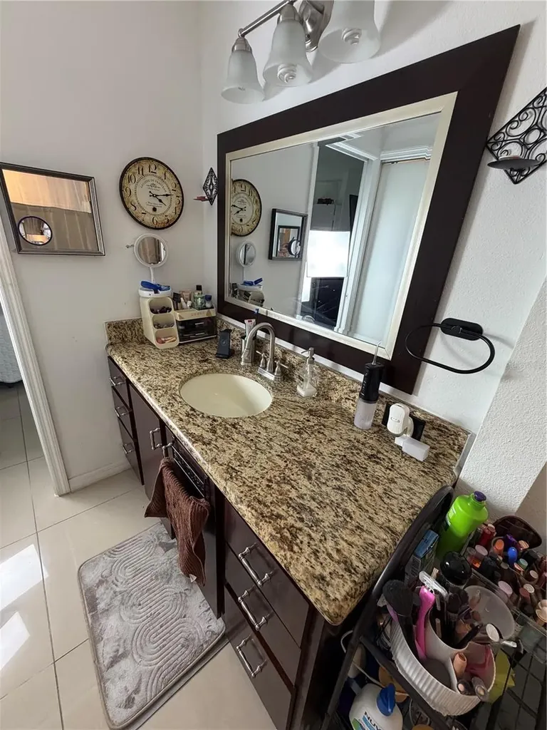 36 Lakepointe Circle Kissimmee FL 34743
