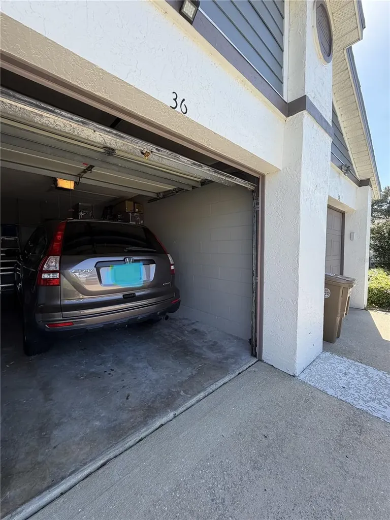 36 Lakepointe Circle Kissimmee FL 34743