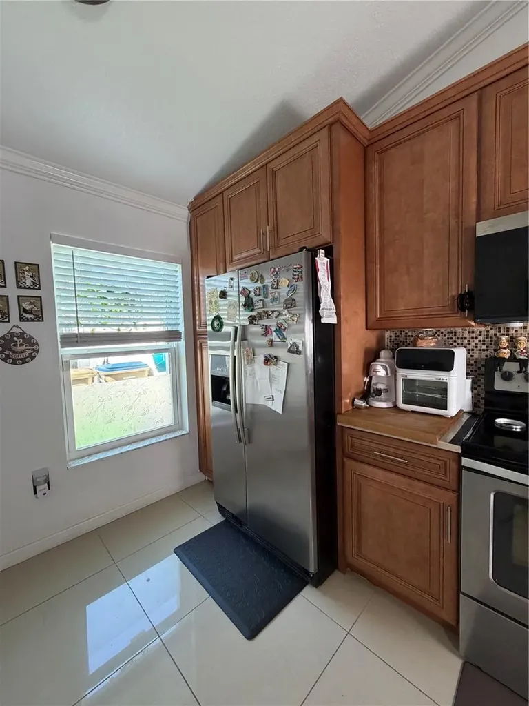 36 Lakepointe Circle Kissimmee FL 34743