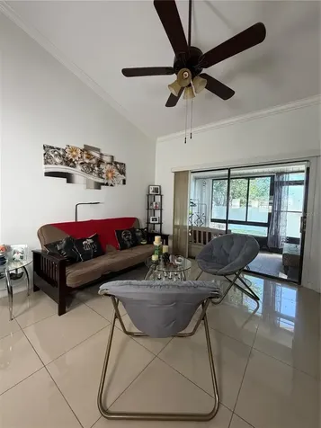 36 Lakepointe Circle Kissimmee FL 34743