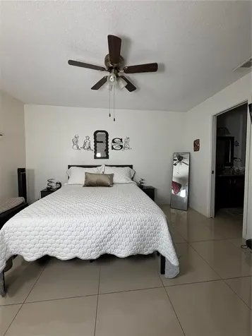 36 Lakepointe Circle Kissimmee FL 34743