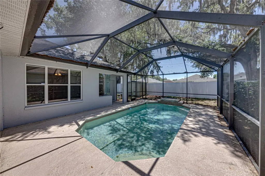 1603 Grand Heritage Boulevard Valrico FL 33594