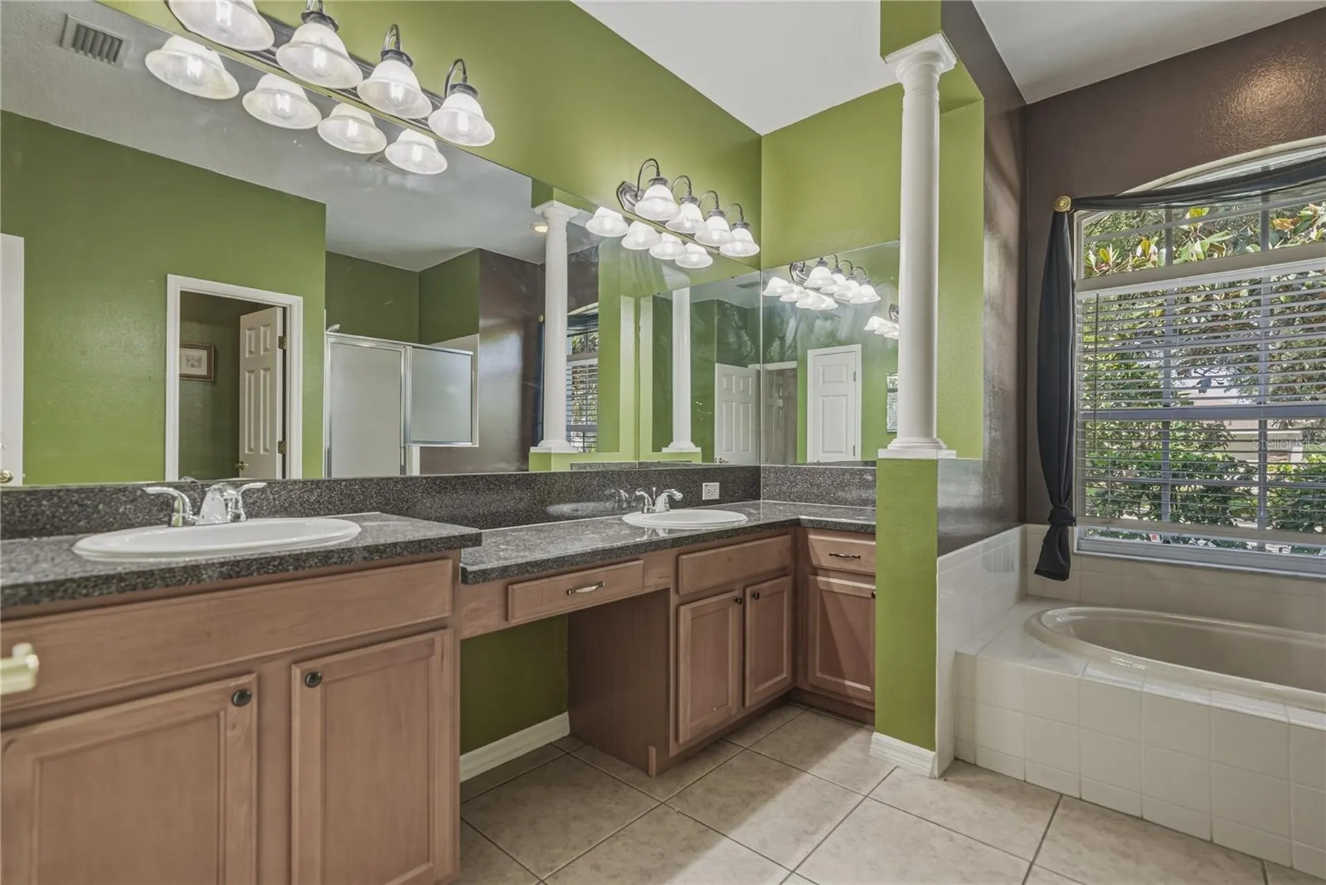 1603 Grand Heritage Boulevard Valrico FL 33594