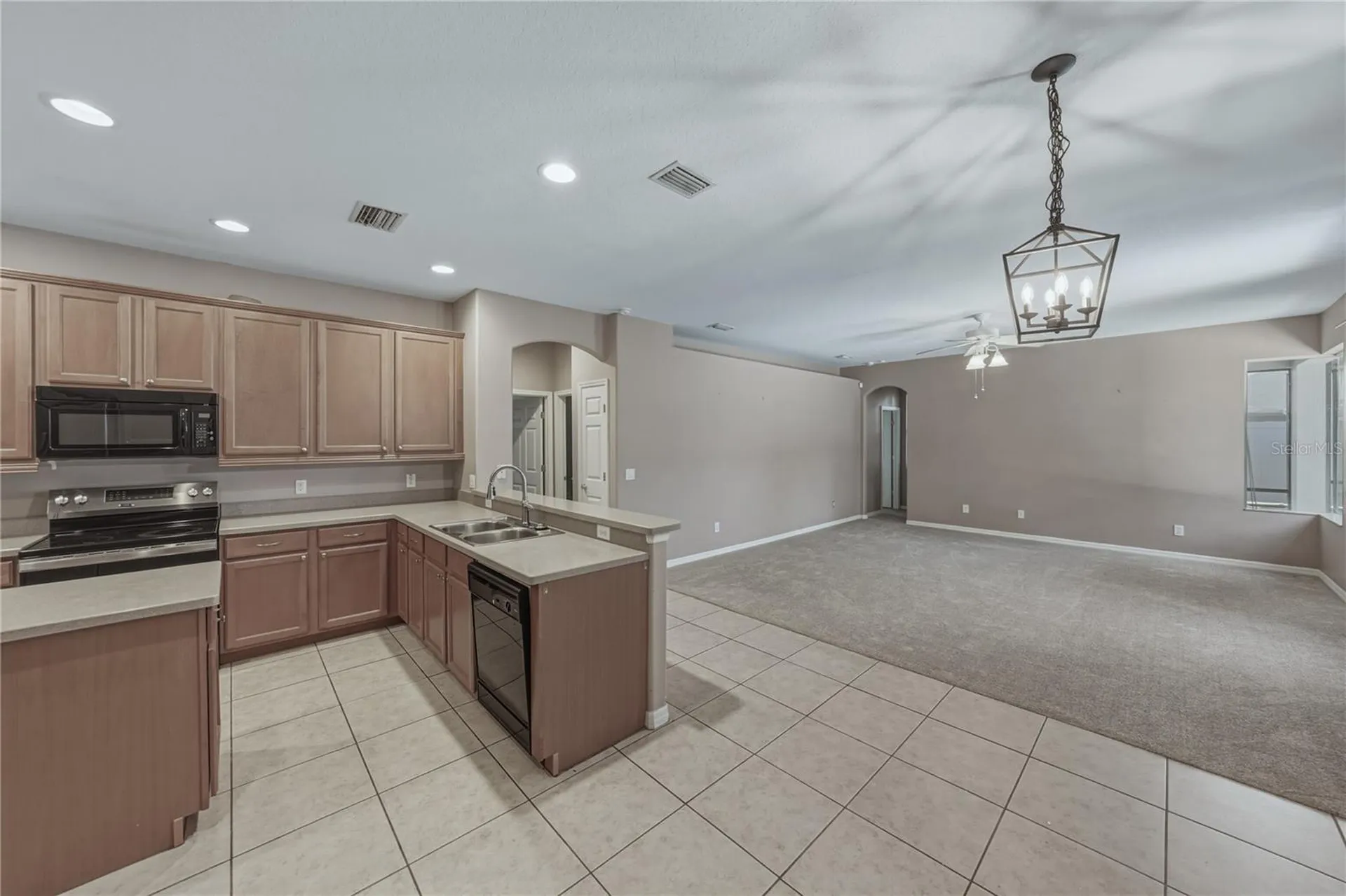 1603 Grand Heritage Boulevard Valrico FL 33594