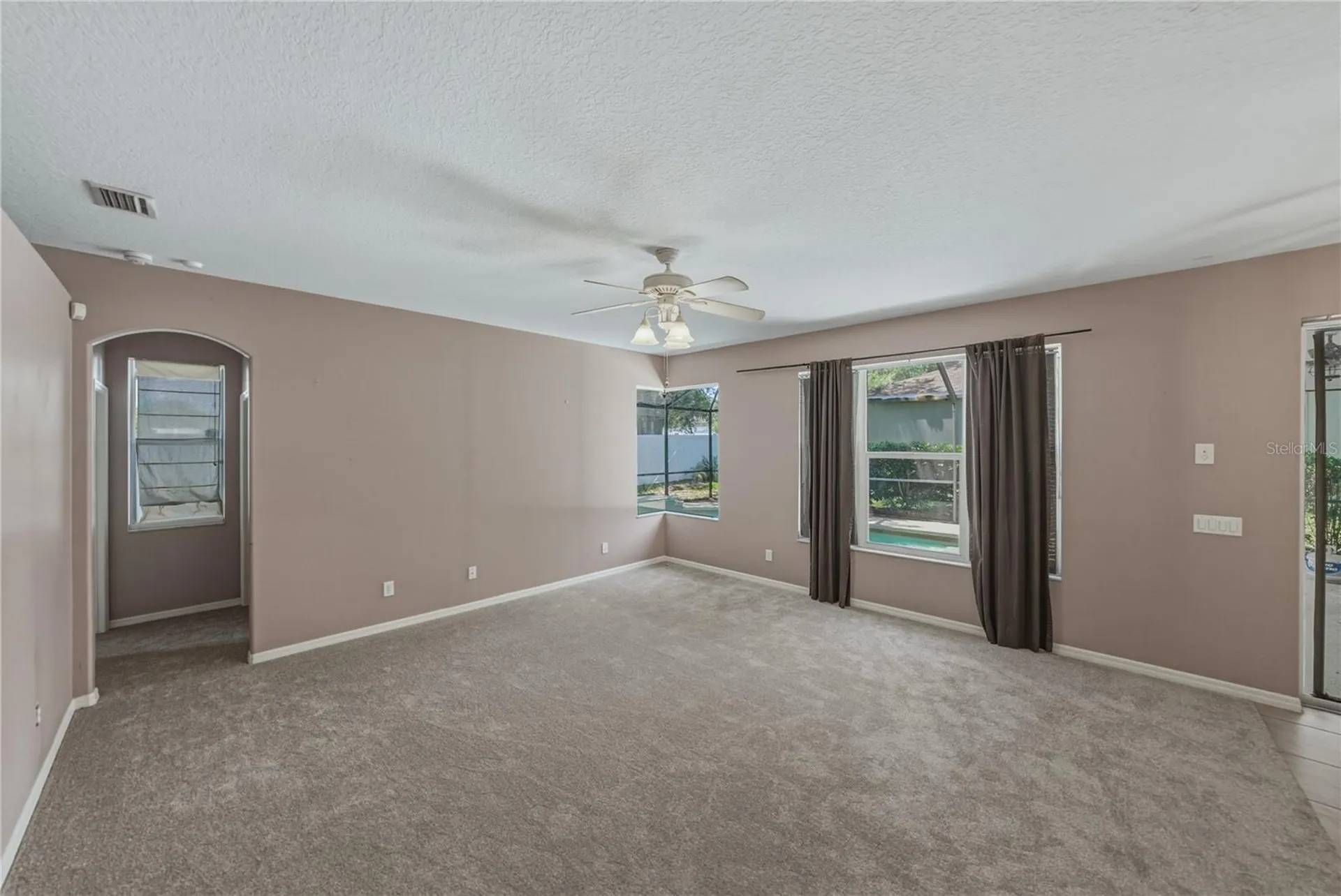 1603 Grand Heritage Boulevard Valrico FL 33594