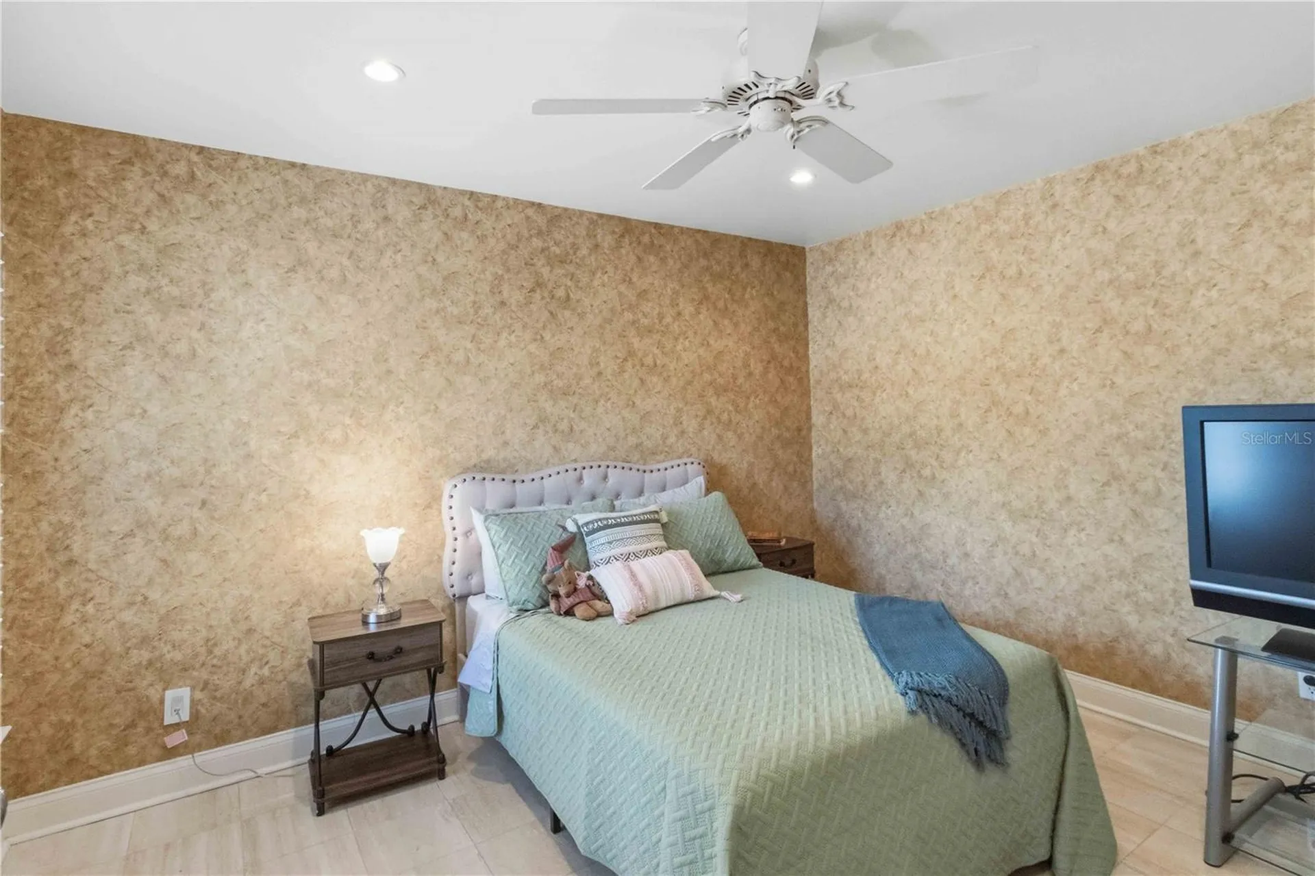 5414 S Crescent Drive Tampa FL 33611