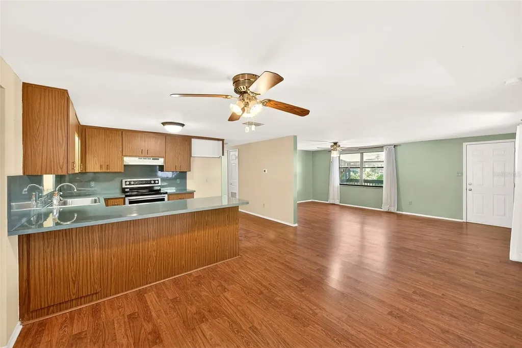228 Skywood Drive Valrico FL 33594