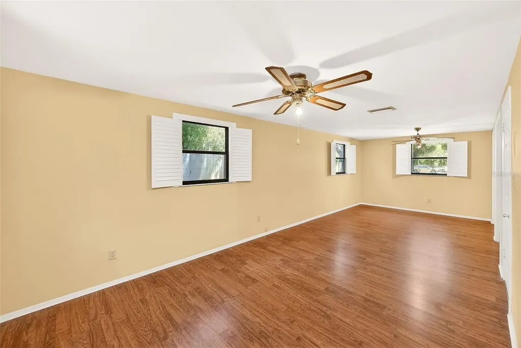 228 Skywood Drive Valrico FL 33594