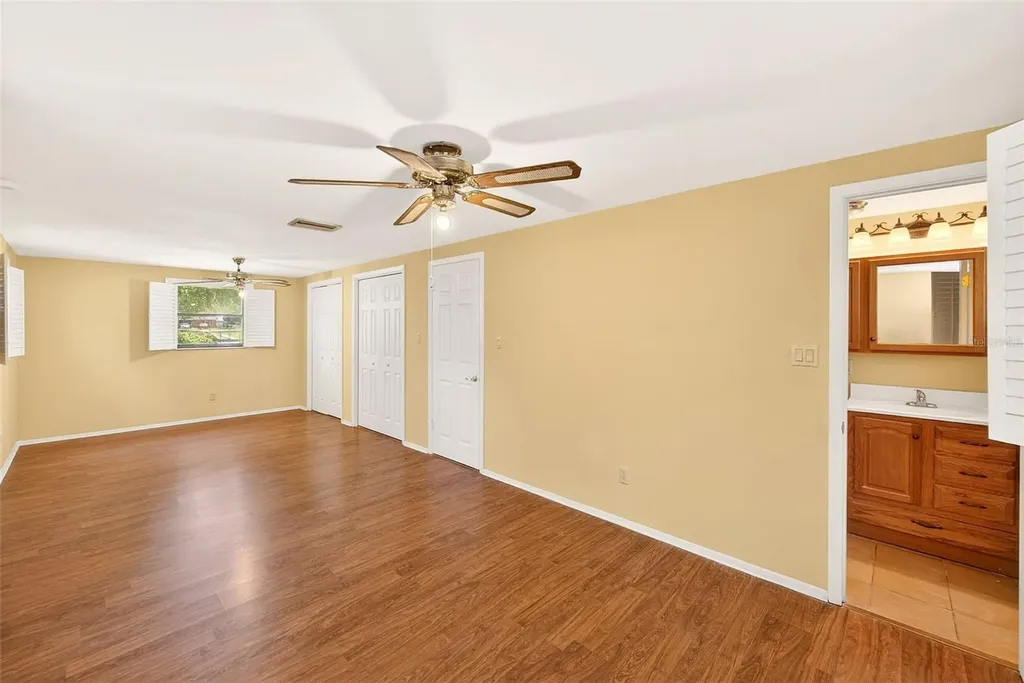 228 Skywood Drive Valrico FL 33594