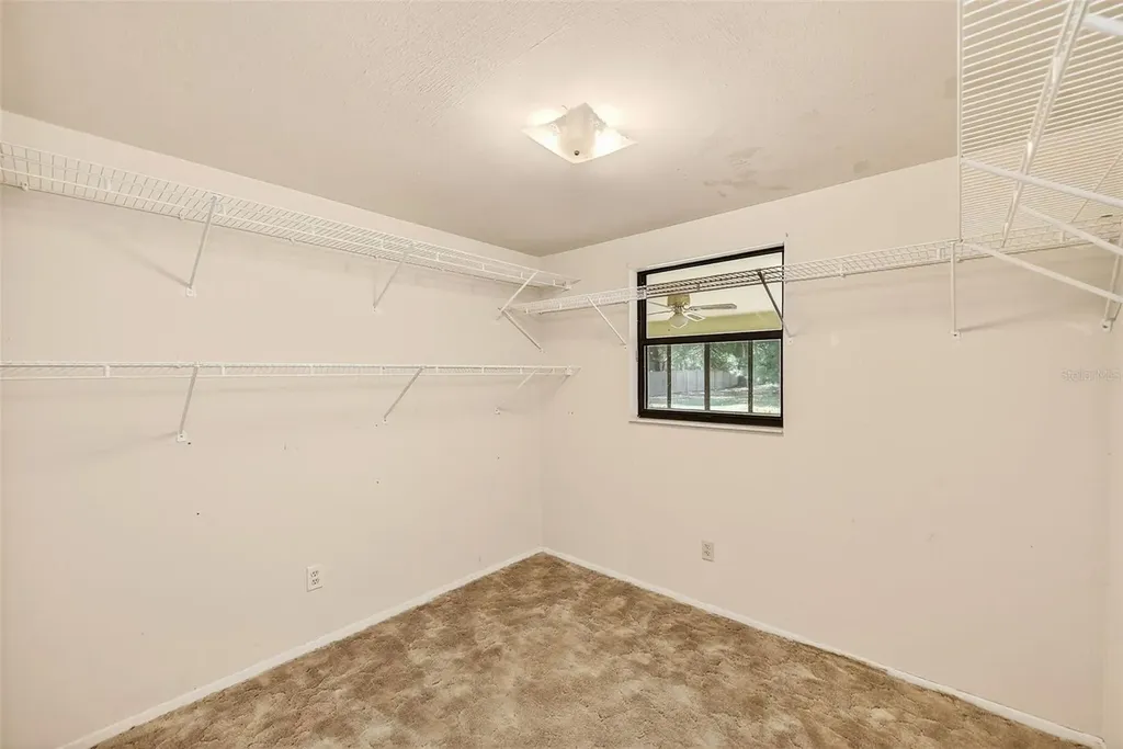 228 Skywood Drive Valrico FL 33594