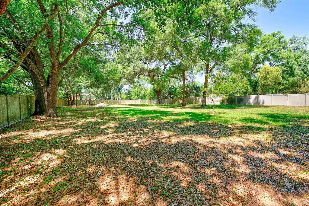 228 Skywood Drive Valrico FL 33594