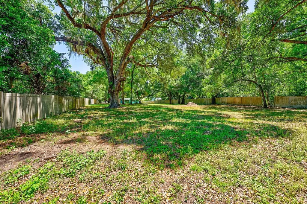 228 Skywood Drive Valrico FL 33594