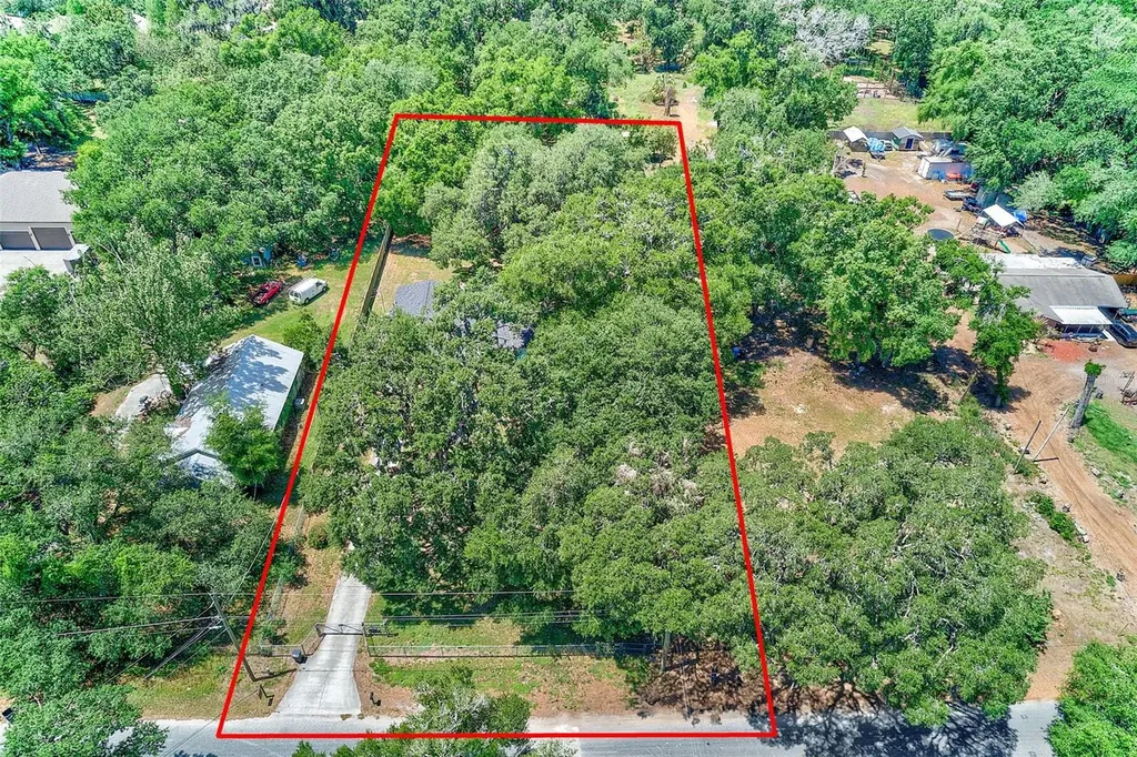 228 Skywood Drive Valrico FL 33594