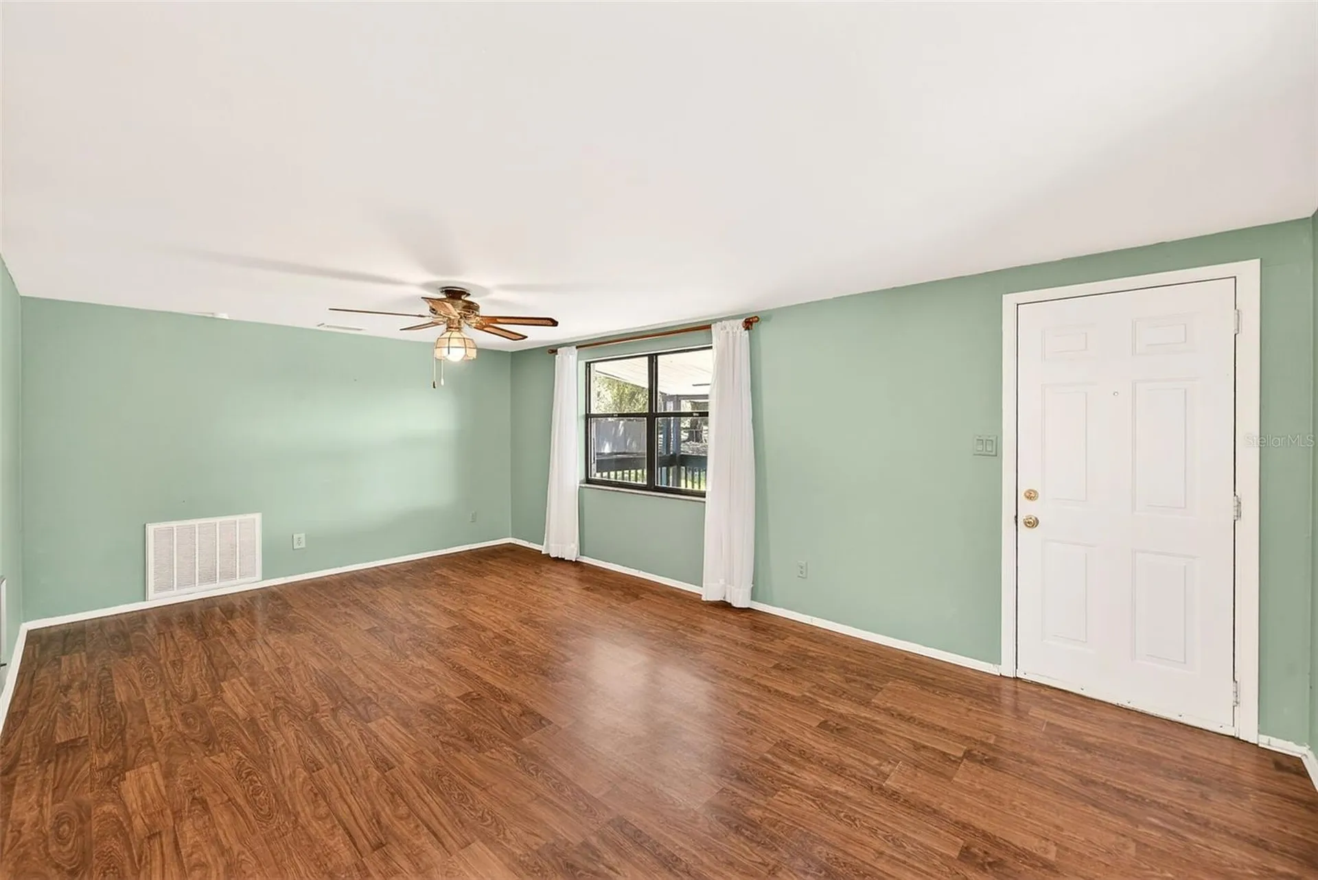 228 Skywood Drive Valrico FL 33594