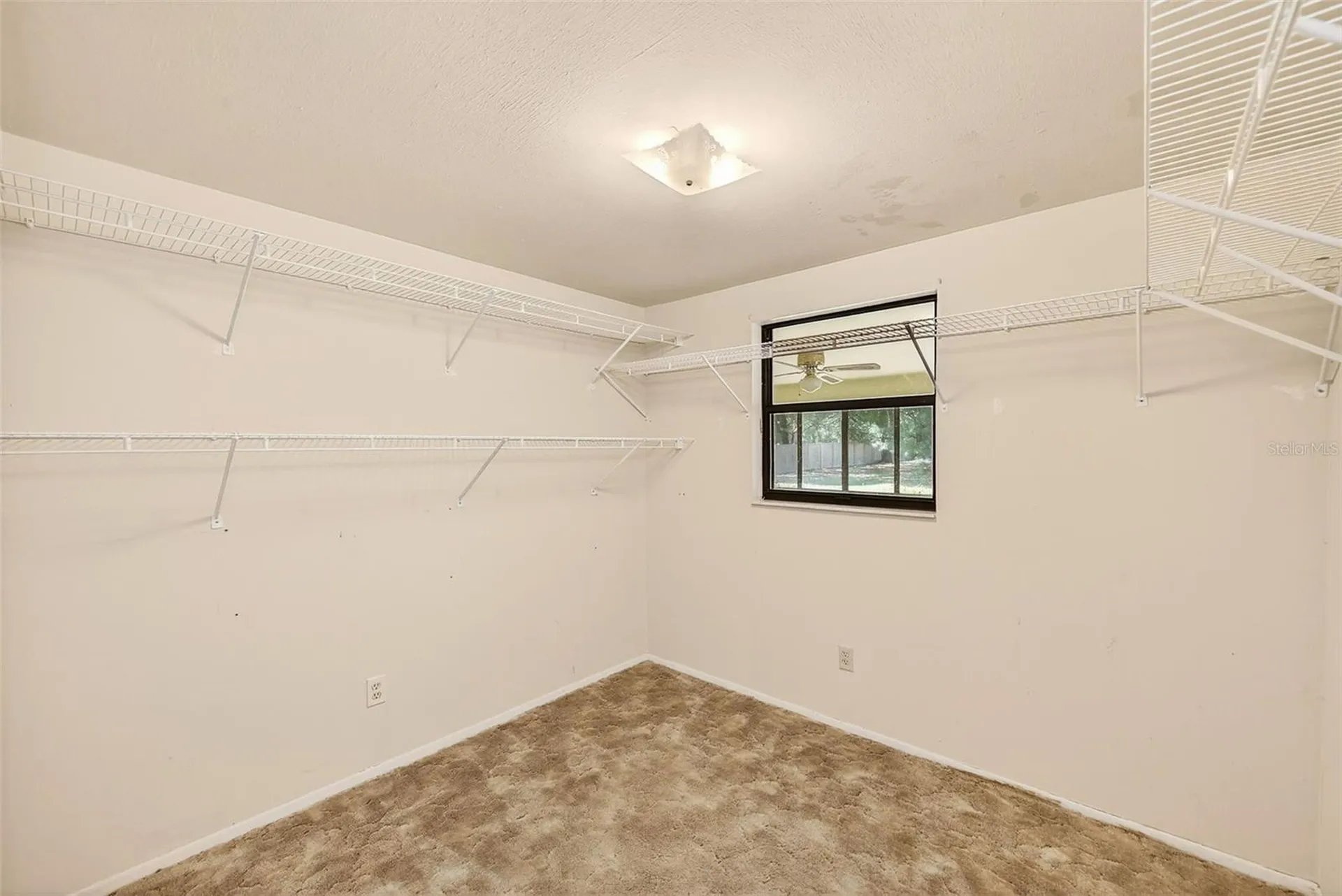 228 Skywood Drive Valrico FL 33594