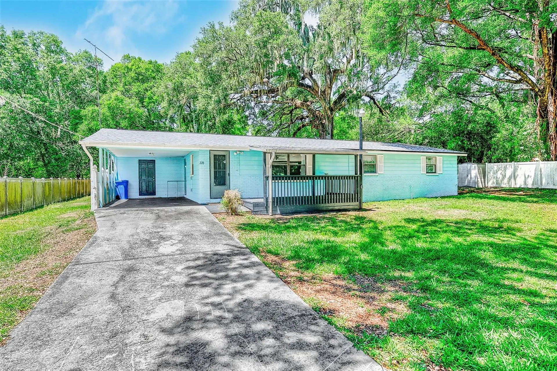 228 Skywood Drive Valrico FL 33594